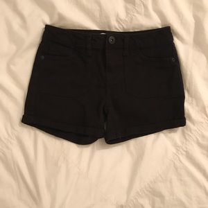 Back Jean shorts *VERY TRENDY*